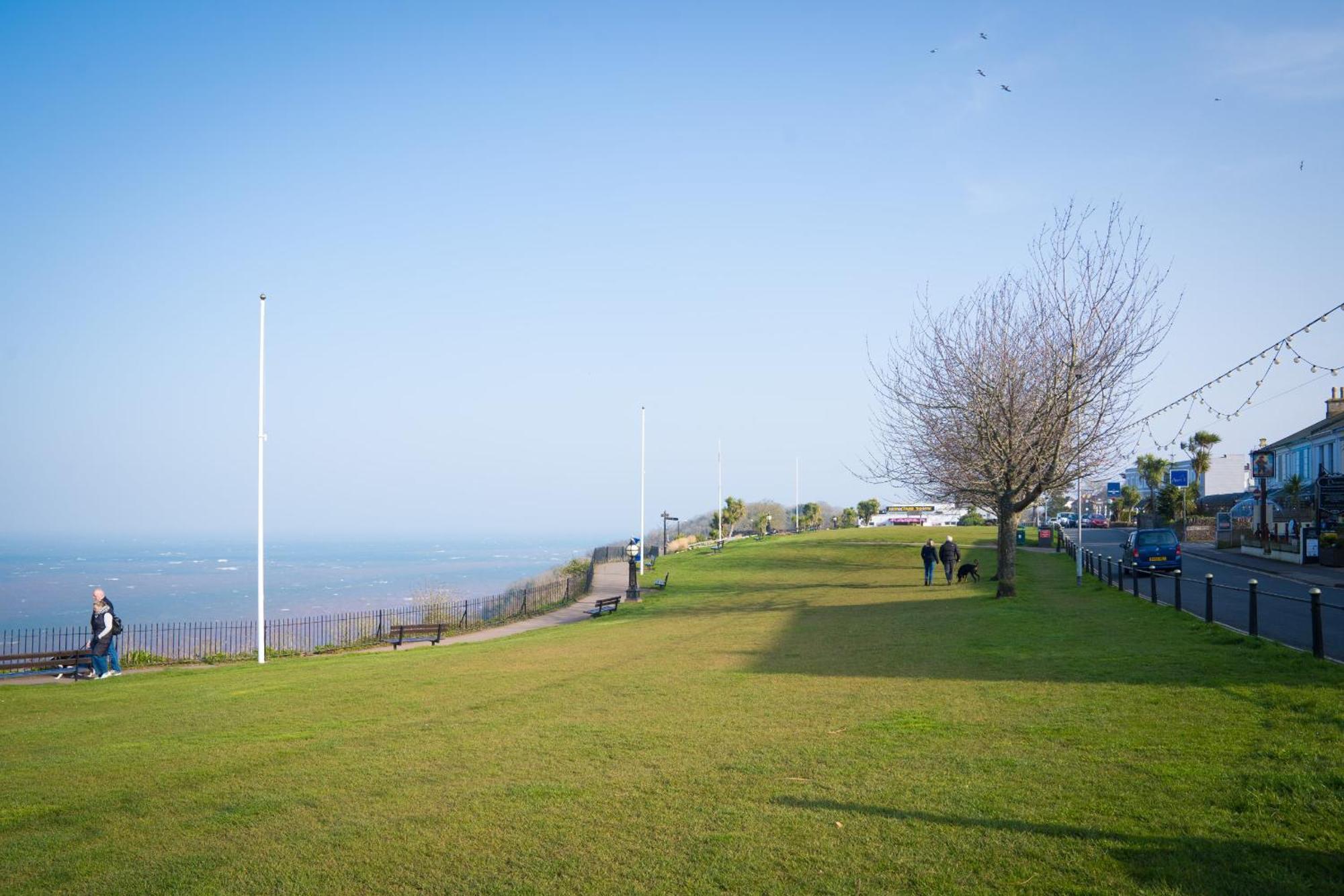 Lawsons Place - Family-Friendly Apartment With Parking On Babbacombe Downs In Torquay Extérieur photo