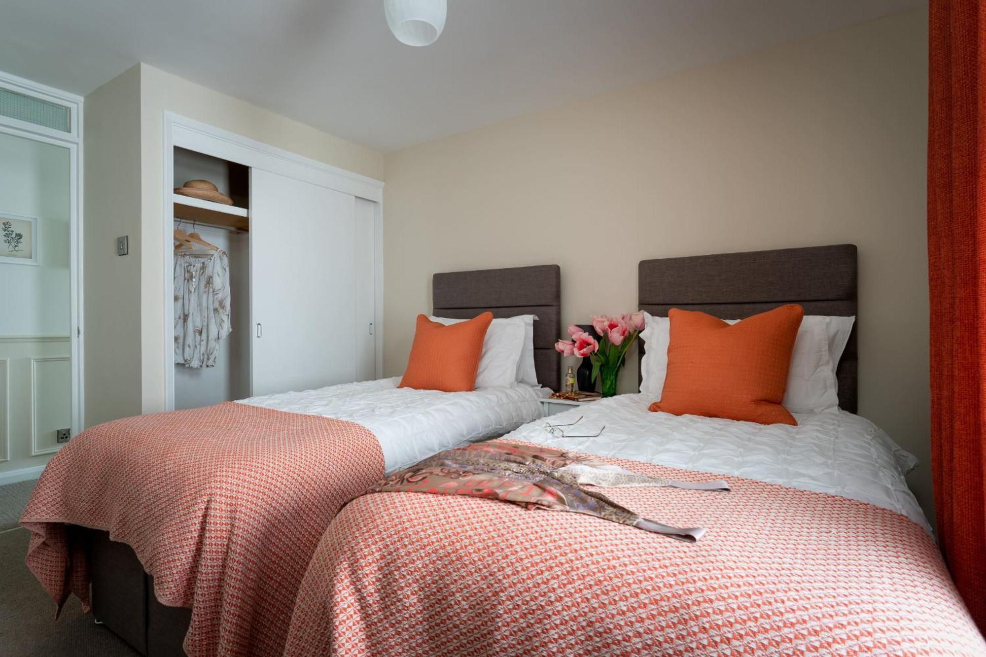 Lawsons Place - Family-Friendly Apartment With Parking On Babbacombe Downs In Torquay Extérieur photo